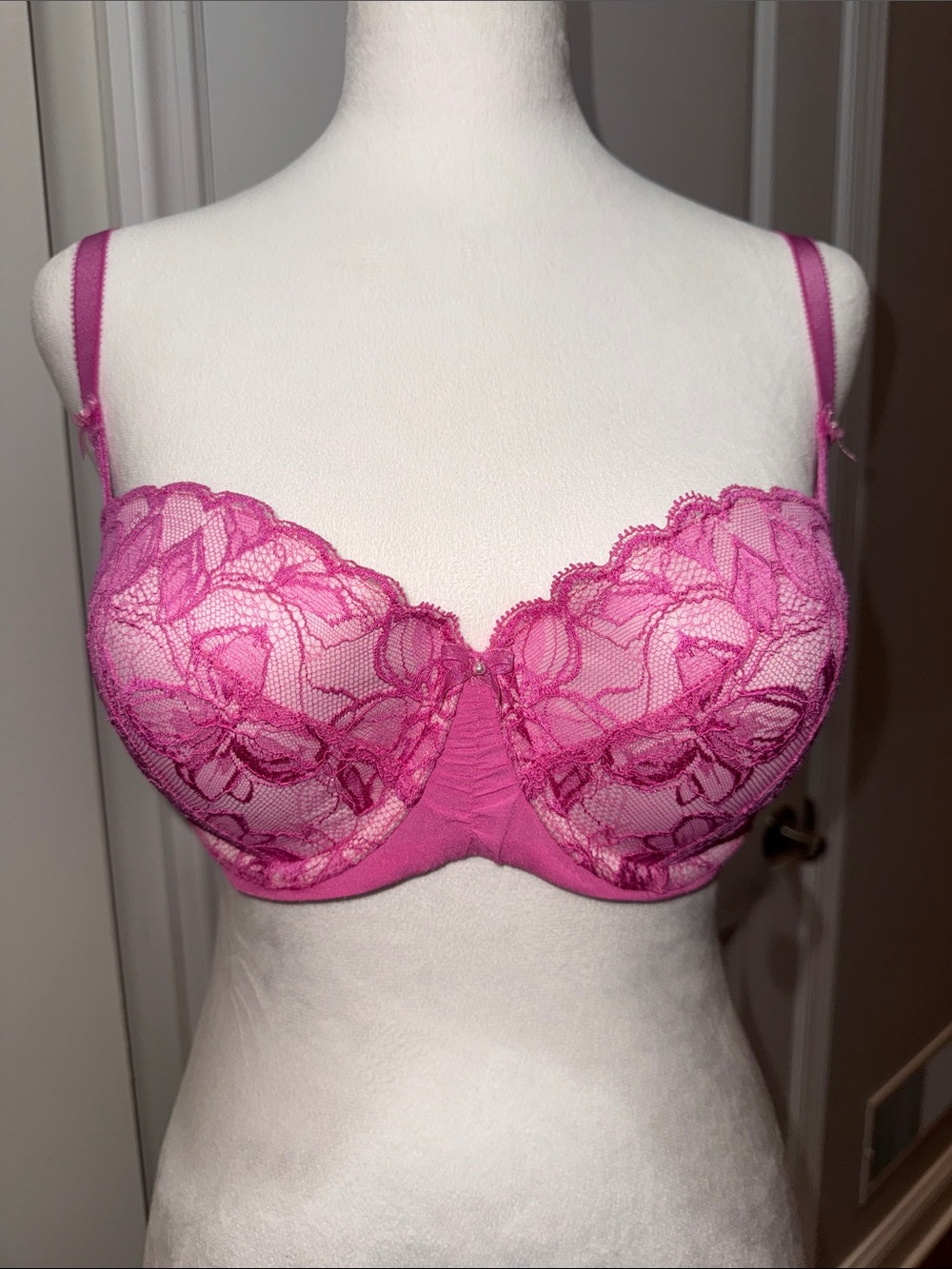 Victoria's Secret Hot Pink Lace Underwire Bra